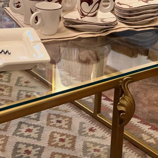 arany uveges klasszikus dohanyzoasztal diszes elegans luxus nappali butor kastely asztalka lameridiana lakberendezes i uzlet lakas.jpg